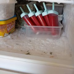 A picture of Yum beetroot mango popsicles.