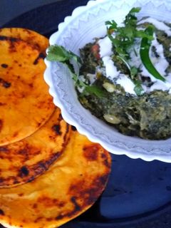 A picture of Makke di Roti aur Sarson ka Saag.