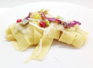 Foto di Pappardelle con crema di asparagi e cipollotti