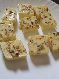 A picture of Badam Kesar pudding (eggless).