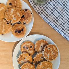 A picture of Welsh Cakes.