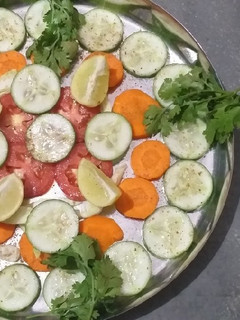 વેજીટેબલ સલાડ(Vegetable Salad recipe in Gujarati) રેસીપી મુખ્ય ફોટો