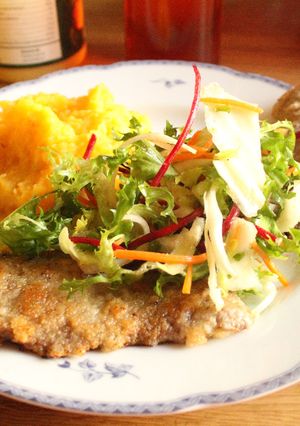 Una foto de Milanesas & compañía y co y co