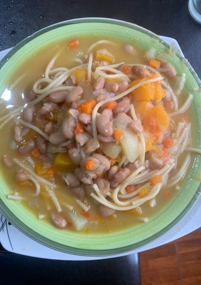 Una foto de Porotos con riendas