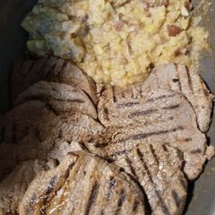 A picture of Lime Beef with Mush and Potatoes.