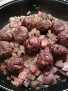 Una foto de Albóndigas ultraligeras de pollo con verduras