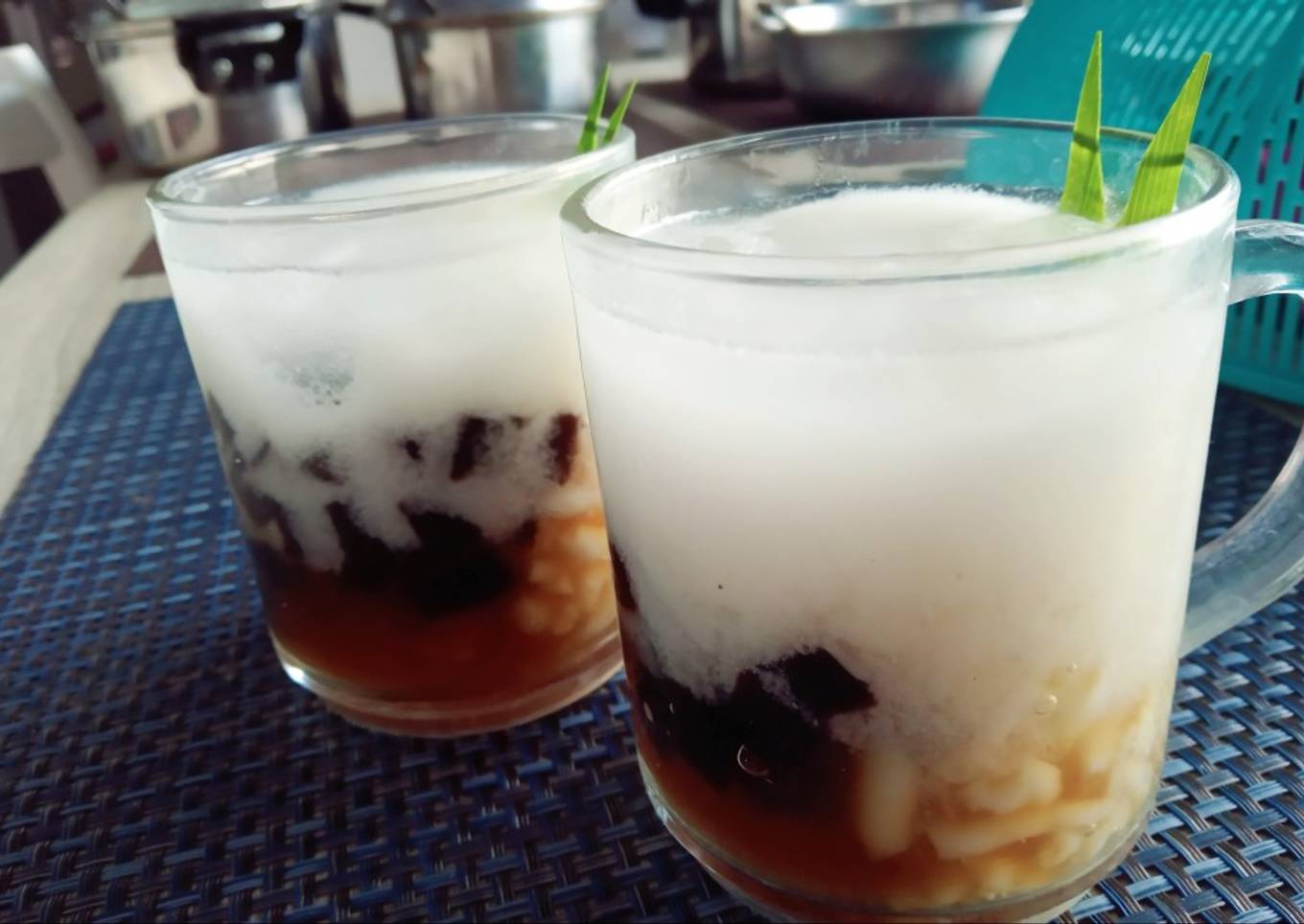 Es cendol cincau hitam