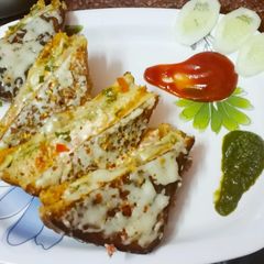 A picture of Tripe layer pizza sandwich.