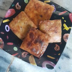 A picture of Aloo matar patties.