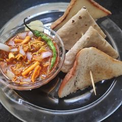 A picture of Maharashtrian Misal.