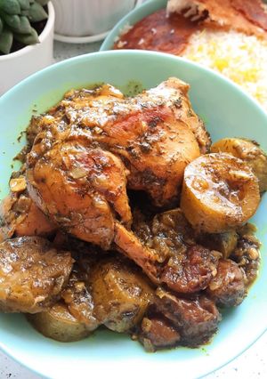 عکسی از دستور مرغ با سیر و شوید