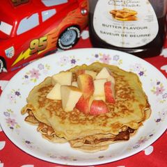 A picture of Apple Crisp Pancakes.