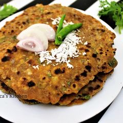 A picture of Onion Coconut Paratha.