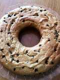 Ciambella allo yogurt e gocce di cioccolato (senza uova e sofficissima)