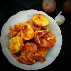 Maeun-gamjajorim. (Spicy Potato) A picture of Maeun-gamjajorim. (Spicy Potato).