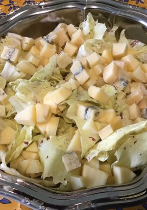 Une photo de Salade Castelfranco aux deux fromages et pommes