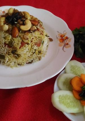 A picture of Mughlai veg biryani.