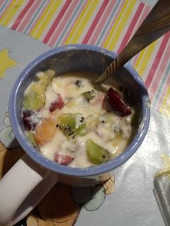 Una foto de Fruta con yogur