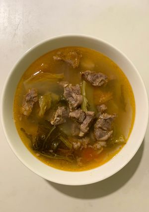 Hình của món Canh bò hầm dưa chua.