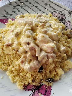 Una foto de Cuscús con pollo Strogonoff