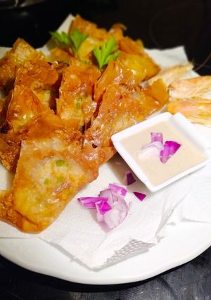 A picture of Shrimp Phyllo Pouches.