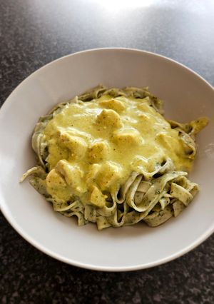 A picture of Chicken- Pesto Pasta.