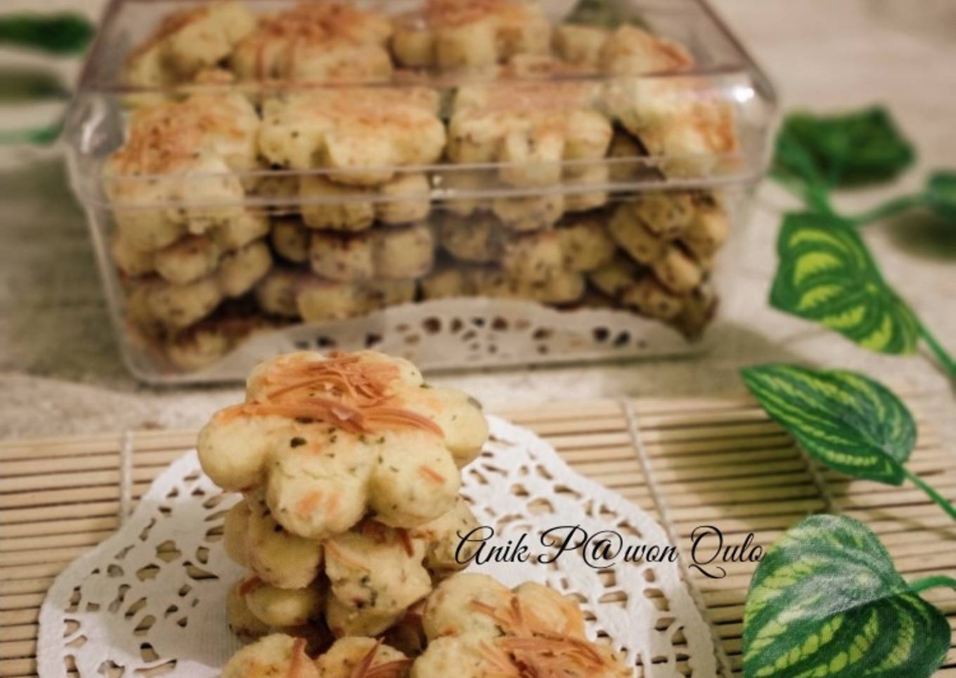 Garlic Cheese Cookies