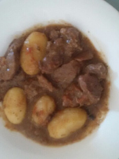 Una foto de Carrillada en salsa con patatas
