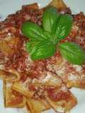 Mezze maniche con ragù ristretto di carne tritata