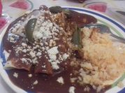 Una foto de mole de calabaza