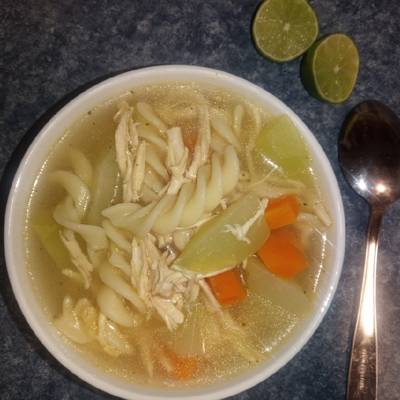 Sopa de pollo para alimentar el alma - Cravings Journal