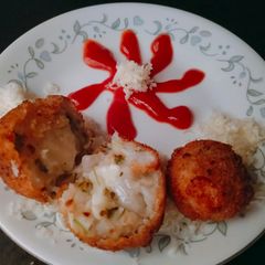 A picture of Cheesy Potato balls.