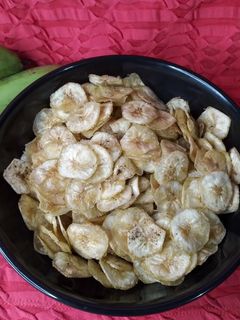 કાચા કેળાની વેફર (Raw Banana Wafer Recipe In Gujarati) રેસીપી મુખ્ય ફોટો