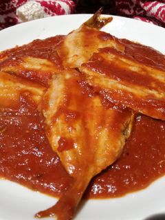 Una foto de Cazuela de sardinas en salsa