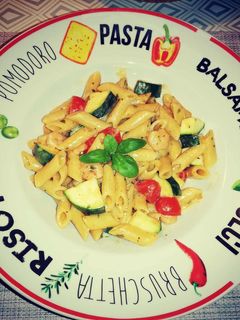 Penne mit Tomate und Zucchini Rezepthauptbild