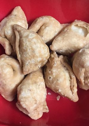 A picture of Navratan samosa.
