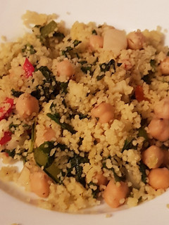 Una foto de Cuscús con verduras y garbanzos