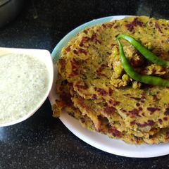 A picture of Makai jowar methi dhebra.