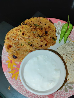 મસાલા ભાખરી(masala bhakhri recipe in Gujarati ( રેસીપી મુખ્ય ફોટો