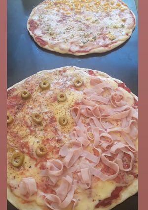Una foto de Pizzas caseras !!😋