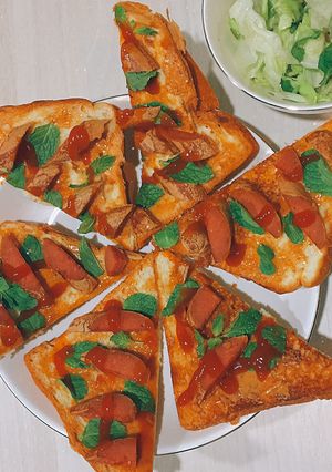 Hình của món Sandwich xúc xích nướng🍃.