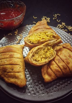 A picture of Oats Maggi Samosa.