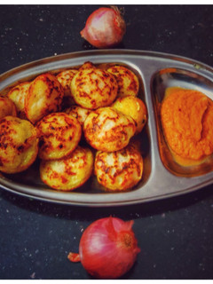 திடீர் குழிப்பணியாரம்(kuli paniyaram recipe in tamil) செய்முறை முக்கிய புகைப்படம்