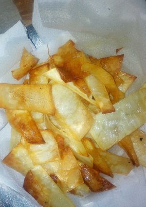 A picture of Yam chips.