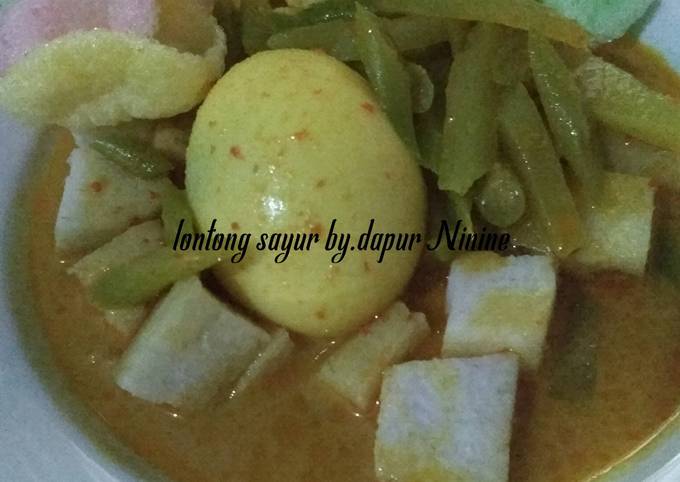 Lontong sayur