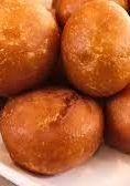 A picture of Bofrot (fried dough) (Togo).