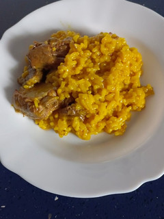 Una foto de Arroz con costillas
