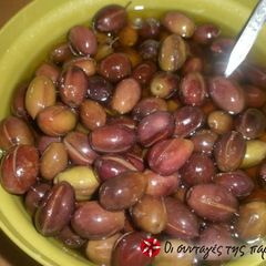 A picture of Haraktes Kalamata Olives.