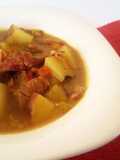 Sopa de codillo de cerdo ahumado y guisantes secos