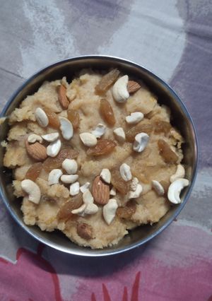 सूजी का हलवा(suji ka halwa recipe in hindi) रेसिपी मुख्य फोटो